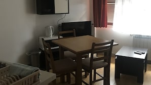 Dining - Homely Apartment in Poreč With Swimming Pool (Porec)