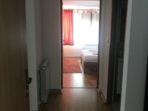 2 bedrooms, bed sheets - Homely Apartment in Poreč With Swimming Pool (Porec)