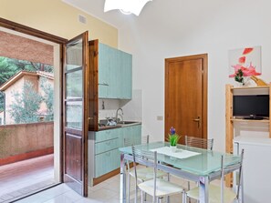 Dining - Sunlit Holiday Home in Guardistallo With Swimming Pool (Guardistallo)