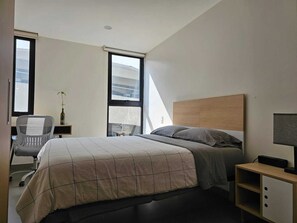 2 bedrooms, in-room safe, desk, iron/ironing board