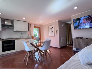 Casa | Cucina privata | Macchina per tè/caffè, seggiolone