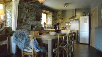 Cottage | Tempat makan