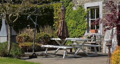 Cottage With Foosball & Garden