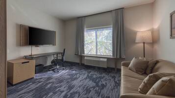 Escritorio y espacio para trabajar con laptop