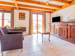 Living room - Cozy Holiday Home in De Haan near Sea Beach (De Haan)