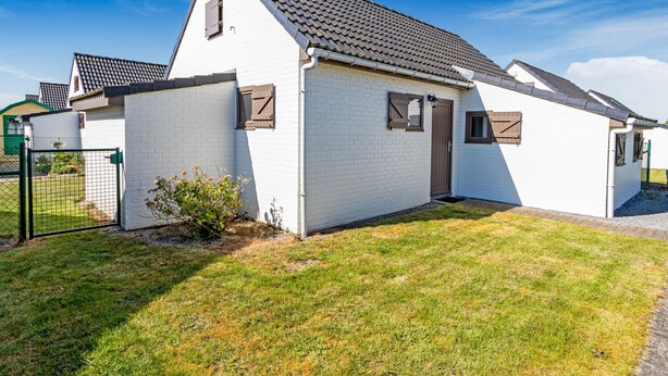 Exterior - Cozy Holiday Home in De Haan near Sea Beach (De Haan)