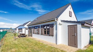 Exterior - Cozy Holiday Home in De Haan near Sea Beach (De Haan)