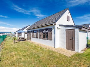 Exterior - Cozy Holiday Home in De Haan near Sea Beach (De Haan)