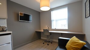 Apartment | Living room - Simplistic Apartment in Coventry near Skydome Arena (Coventry)