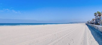 Belmont Park And Sea World Boardwalk Bungalow