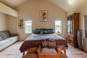 1 slaapkamer, een strijkplank/strijkijzer, gratis wifi, beddengoed