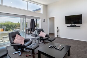 Ferienhaus, 3 Schlafzimmer, 2 Bäder | Wohnbereich | Smart-TV, Netflix, Streaming-Dienste