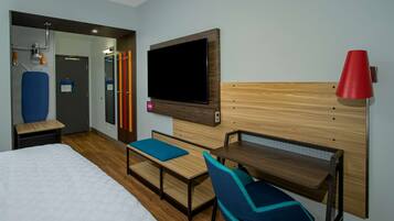 Desk, laptop workspace, blackout curtains, free rollaway beds
