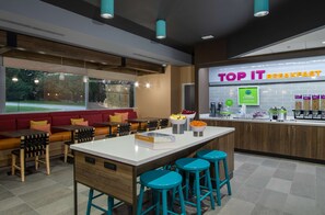 Free daily continental breakfast - Tru by Hilton Columbus Airport (Columbus)