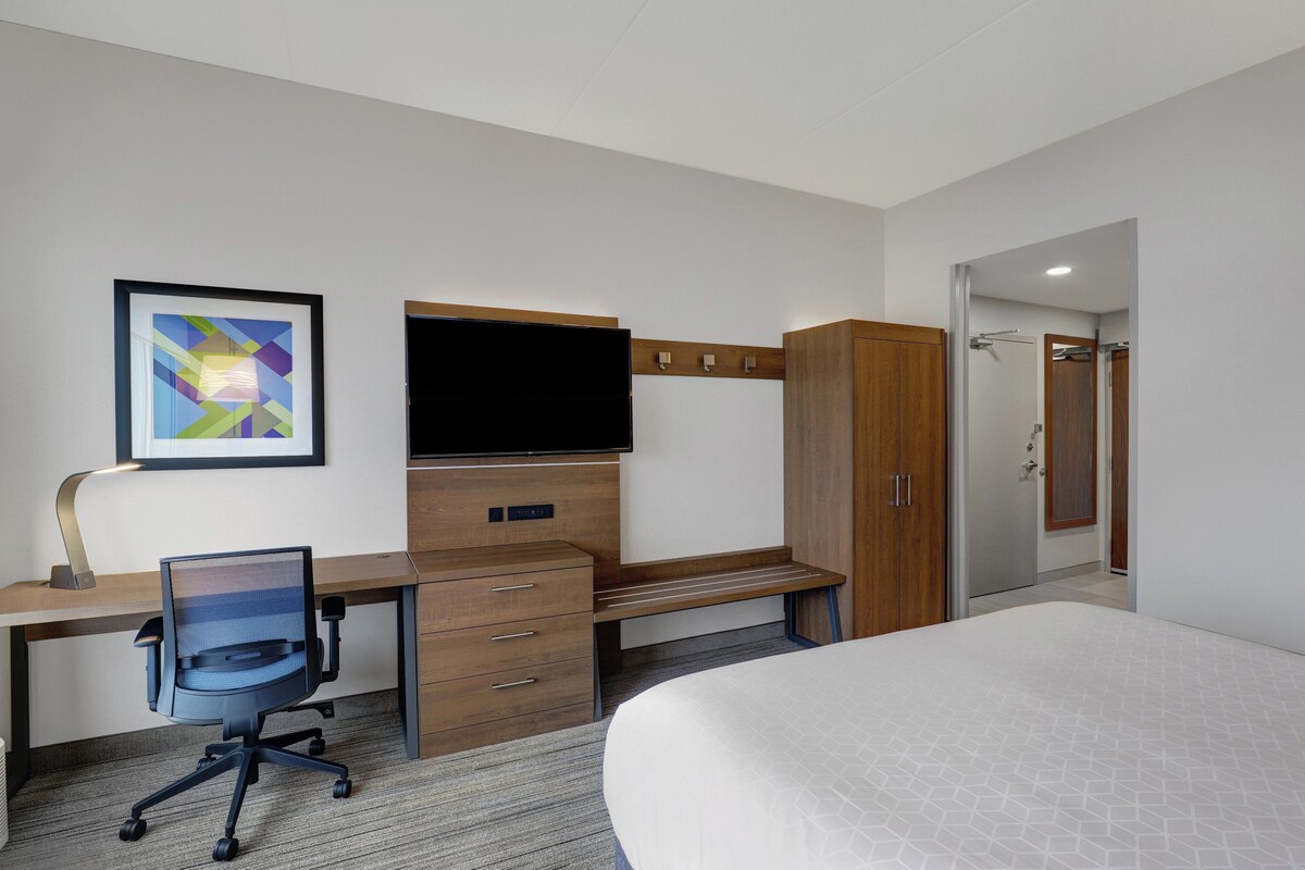 Chambre Standard, 1 très grand lit, accessible aux personnes à mobilité réduite (Communications)
