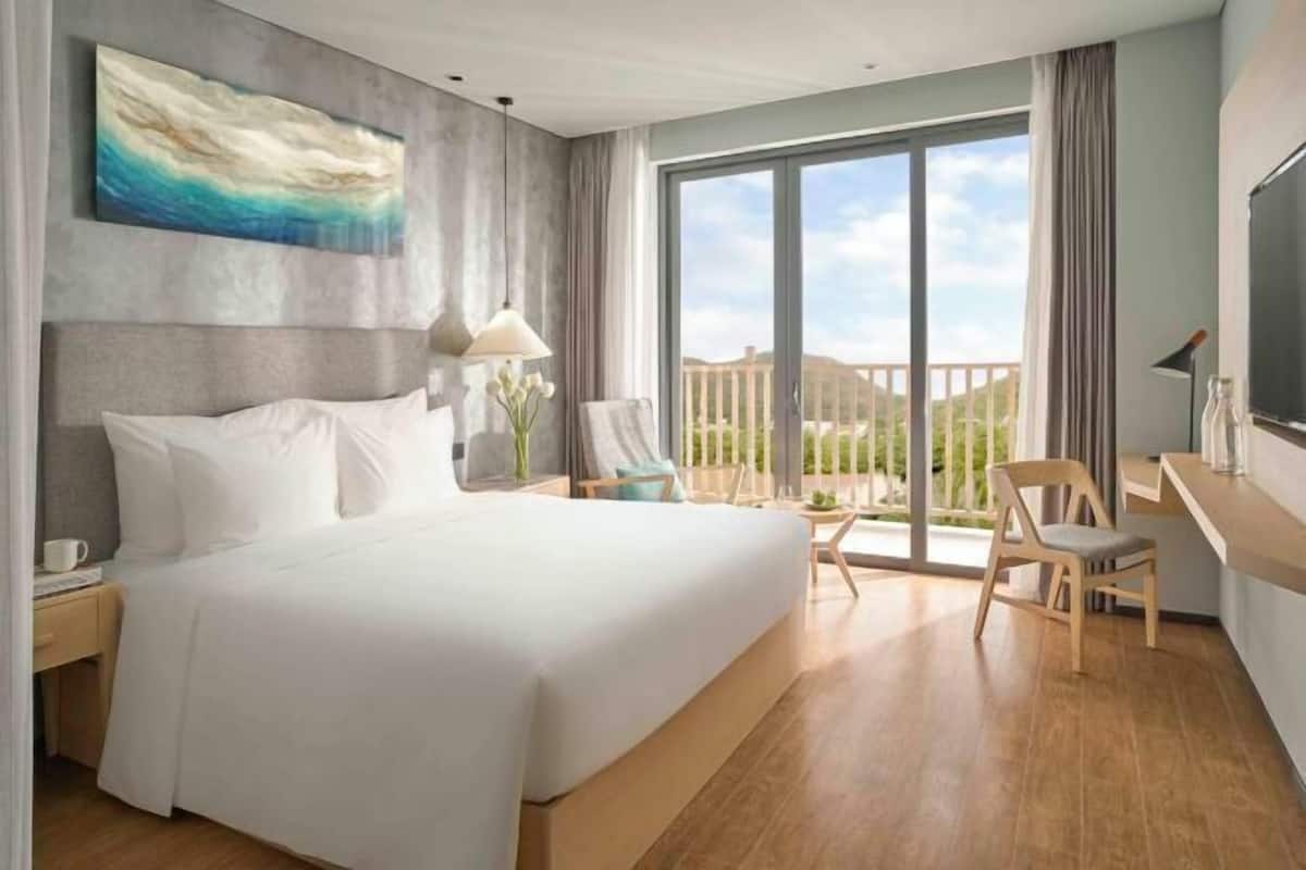Premium bedding, memory foam beds, minibar, in-room safe