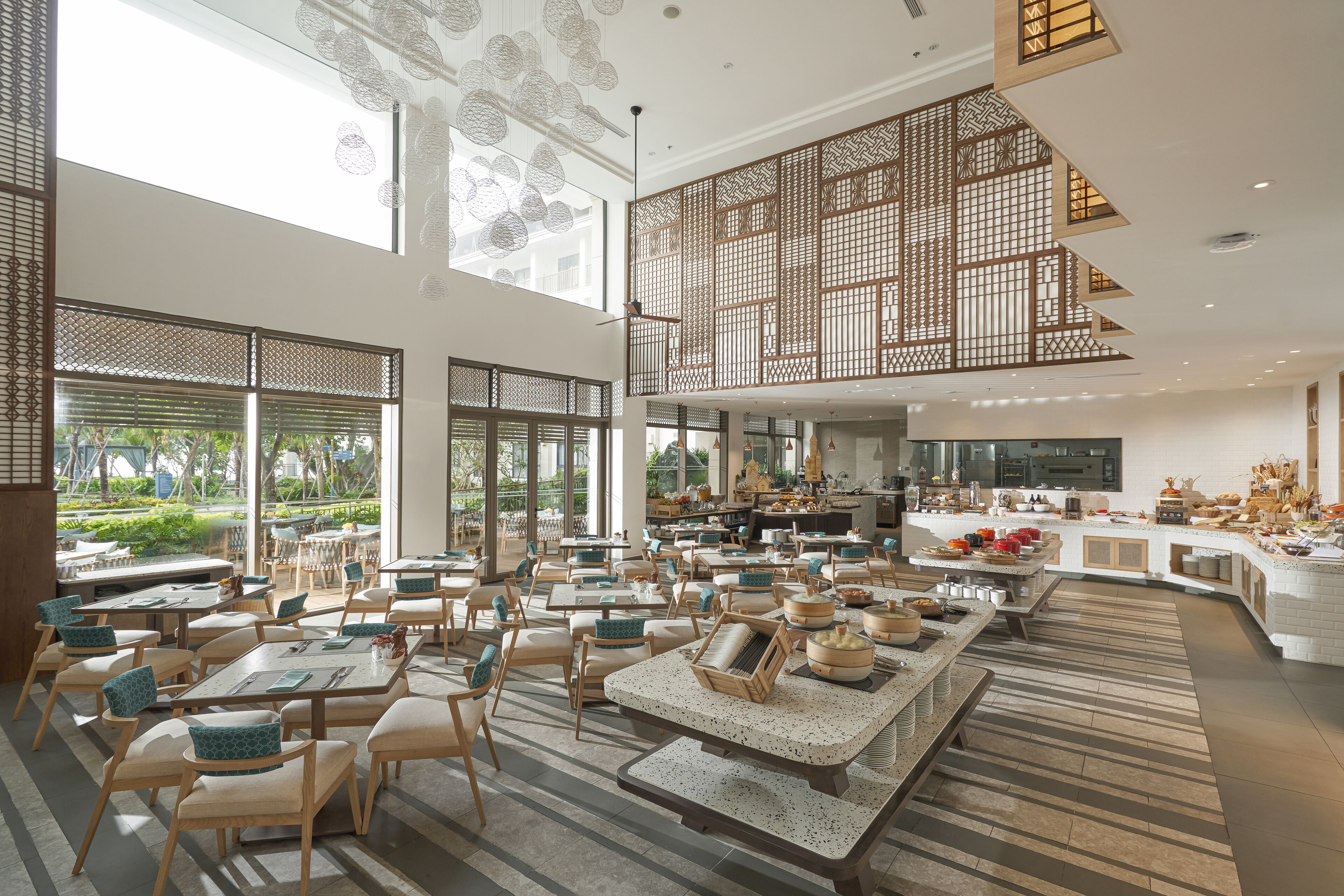 daily buffet breakfast (vnd 350000 per person)