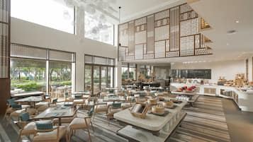 Daily buffet breakfast (VND 350000 per person)