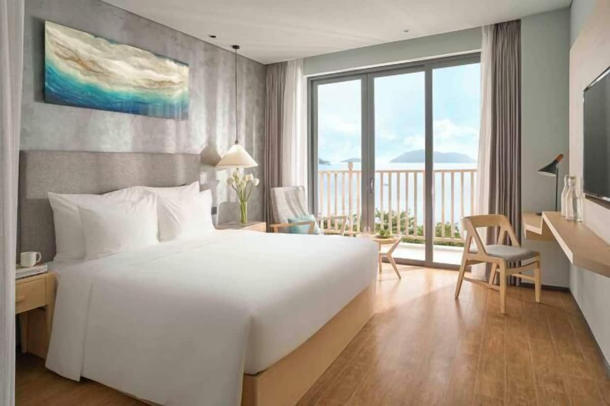 Premium bedding, memory foam beds, minibar, in-room safe