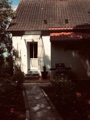 Terrace/patio - Independent country house with garden between fields and forest, near Paris. (PISCOP)
