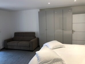 4 Schlafzimmer, Bügeleisen/Bügelbrett, WLAN