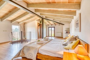 4 chambres, fer et planche à repasser, Wi-Fi gratuit, draps fournis
