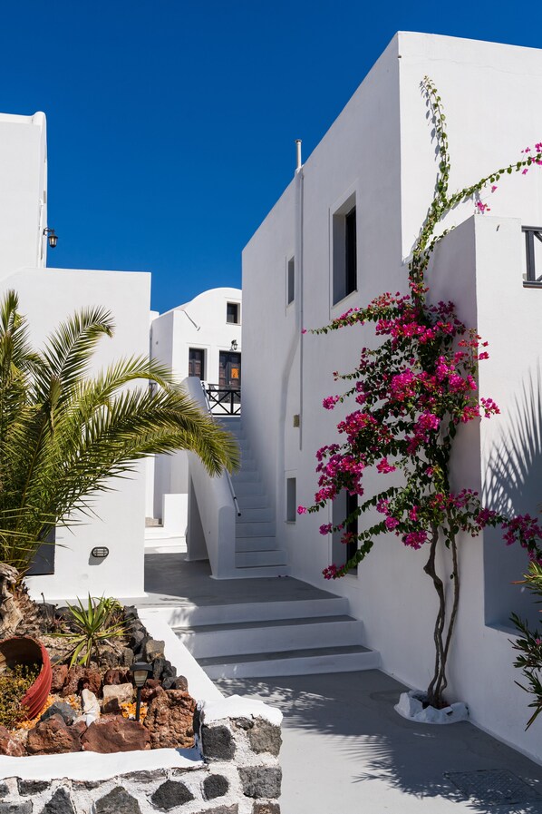 Front of property - Soulis Hotel (Santorini)