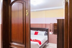 Room - RedDoorz Plus @ Jalan Gatot Subroto Medan (Medan)
