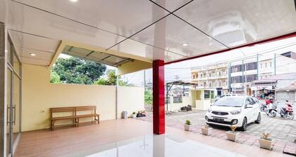 RedDoorz Plus @ Jalan Gatot Subroto Medan