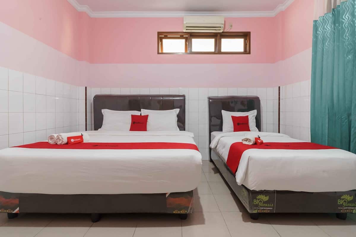 Family Room (Reddoorz)