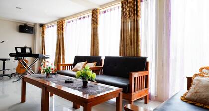 RedDoorz @ Hotel Grand Aulia Majene