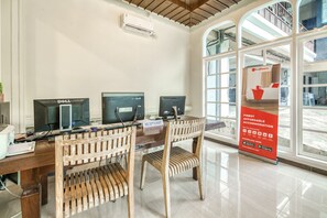 Reception - RedDoorz Plus near Akademi Kepolisian Semarang 3 (Semarang)