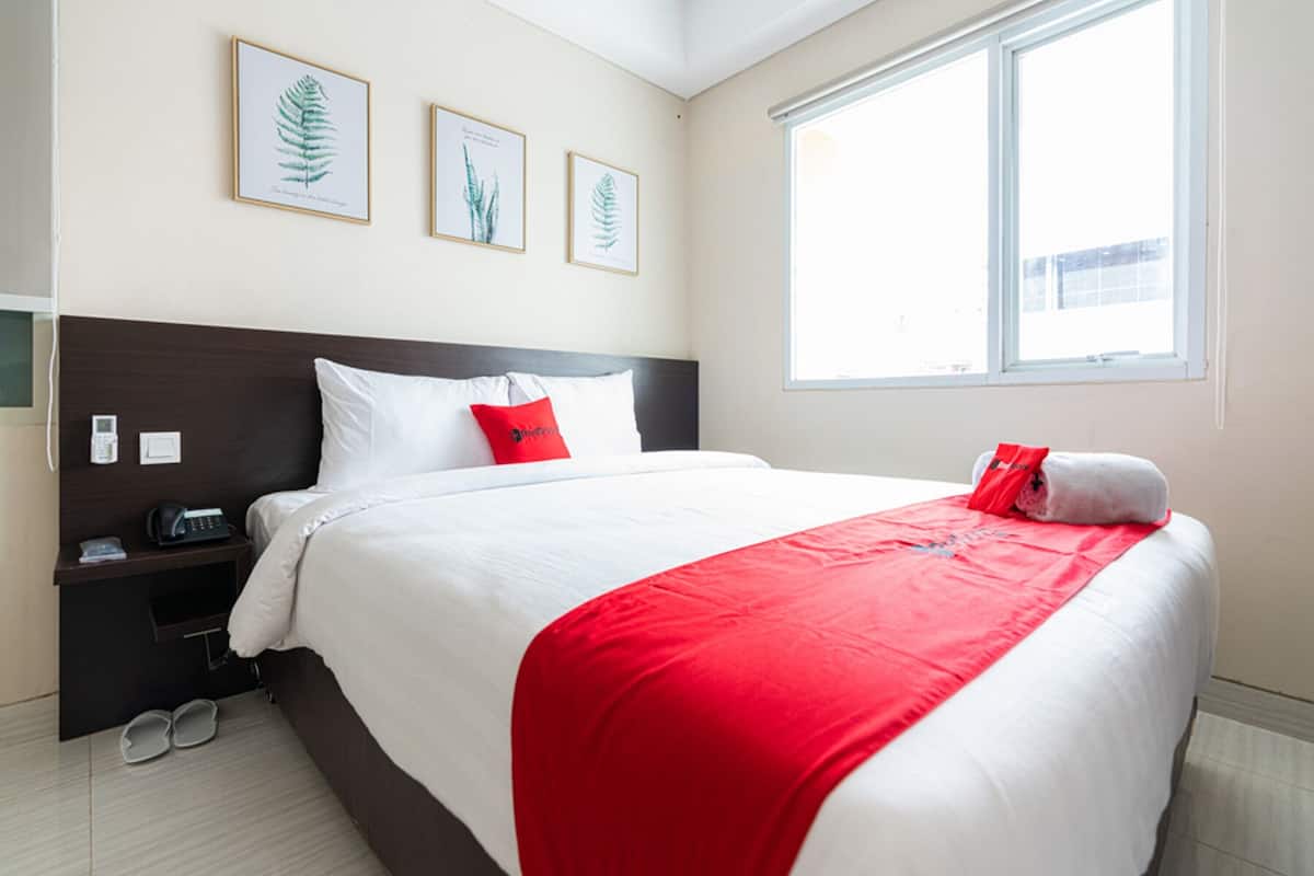 Deluxe Room (Reddoorz)