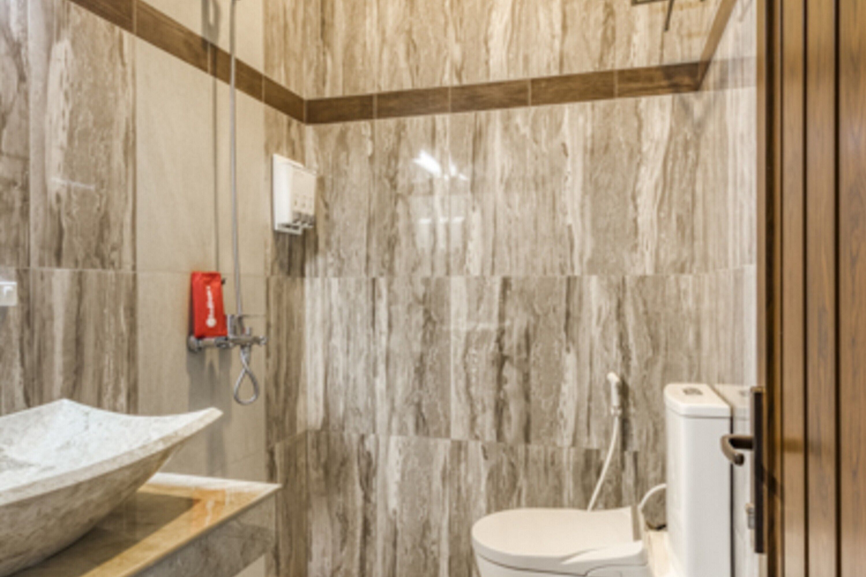 Foto - RedDoorz Plus near Gembira Loka Zoo 2