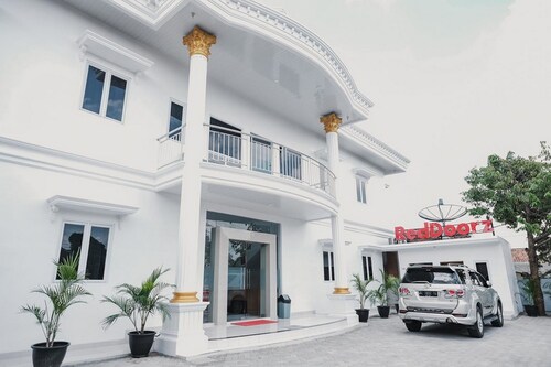 RedDoorz Syariah near Transmart Lampung