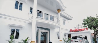 RedDoorz Syariah near Transmart Lampung