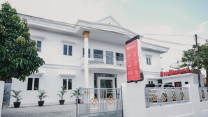 Mặt tiền nơi lưu trú