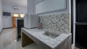 Kamar Deluks (Reddoorz)