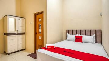 Double Room (Reddoorz) | Free WiFi