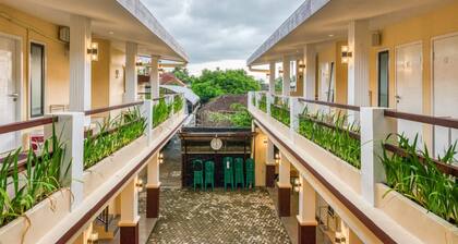 RedDoorz Syariah near Kebon Rojo Park Blitar