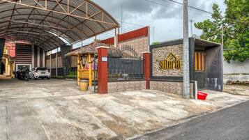 Mặt tiền nơi lưu trú