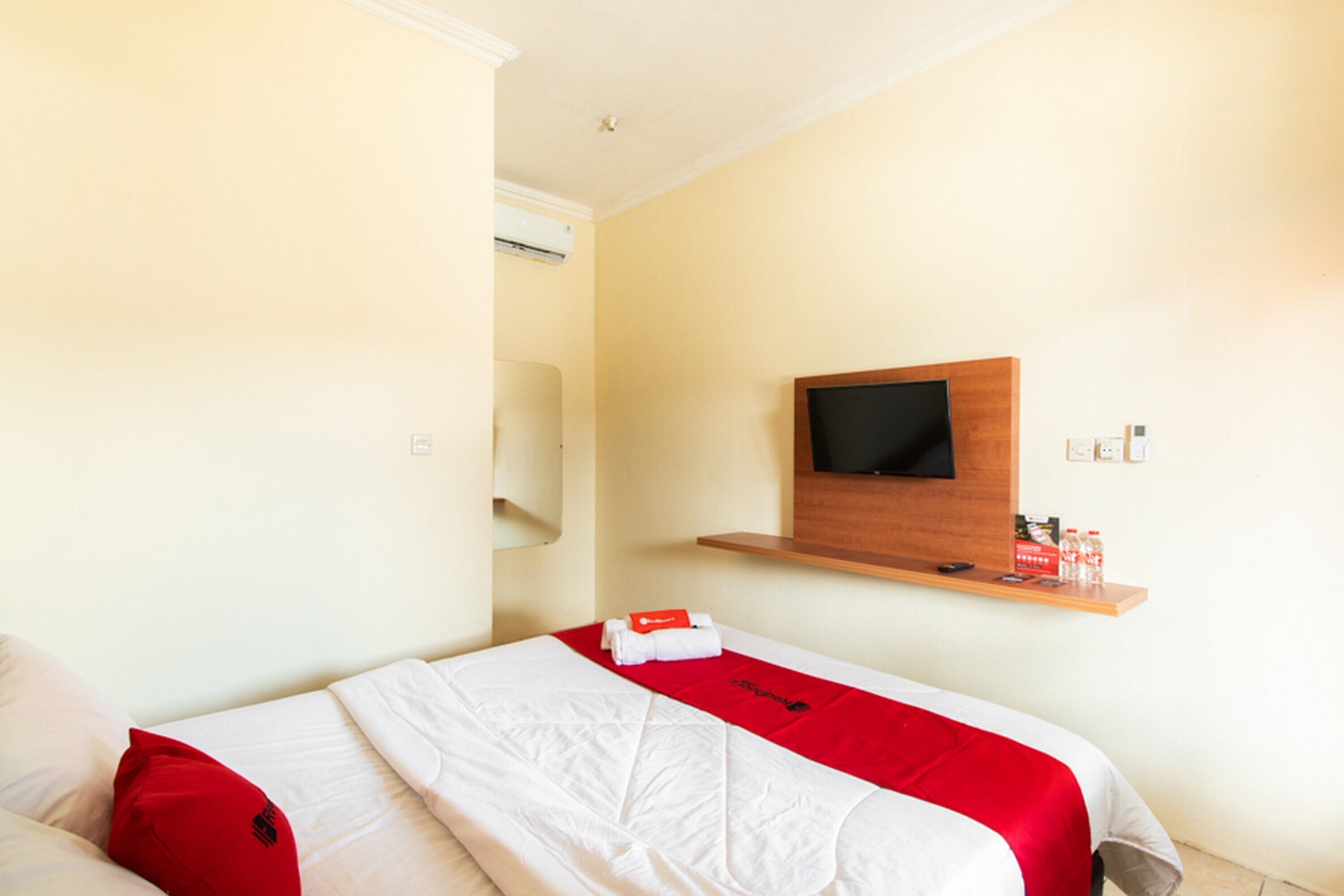 Photo - RedDoorz @ Raya Janti Yogyakarta