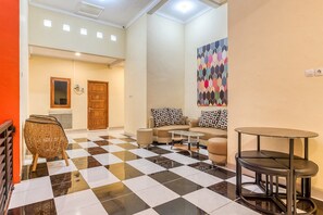 Interior - RedDoorz Syariah @ Kertomenanggal Surabaya (Surabaya)