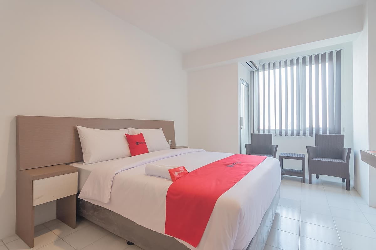 Deluxe Room (Reddoorz)