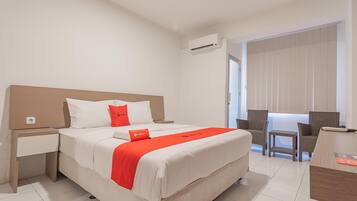 Kamar Deluks (Reddoorz)