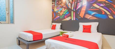 Twin Room (Reddoorz)