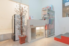 Quầy tiếp tân