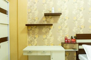 Double Room (Reddoorz) - RedDoorz near Benteng Van Den Bosch (Ngawi)