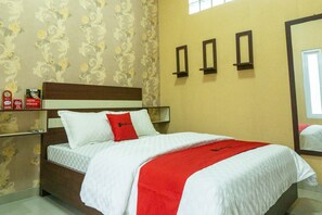 Double Room (Reddoorz) - RedDoorz near Benteng Van Den Bosch (Ngawi)
