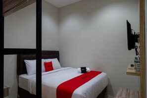 Double Room (Reddoorz) - RedDoorz @ Jalan Kartini Semarang (Semarang)